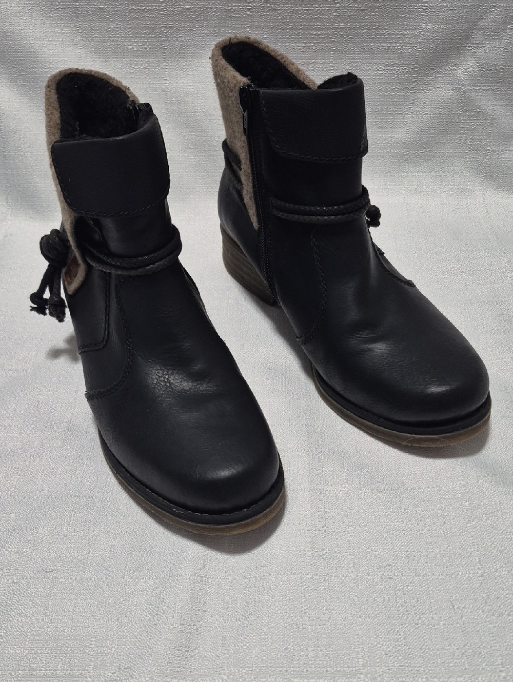 Rieker Black Leather Ankle Boots with Gray Wool Collar Women's Size 40